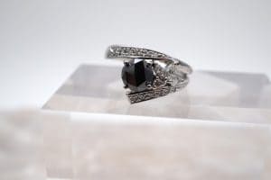 投稿記事「ノーブランドのブラックダイヤモンドリングを高価買取いたしました！」の商品画像
