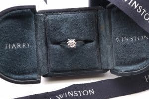 投稿記事「ハリーウィンストンの婚約指輪を高価買取いたしました！」の商品画像