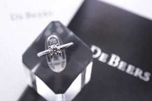 投稿記事「デビアスの婚約指輪を高価買取いたしました！」の商品画像