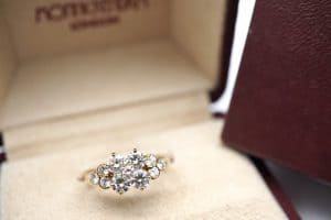 投稿記事「モニッケンダムの婚約指輪を高価買取いたしました！」の商品画像
