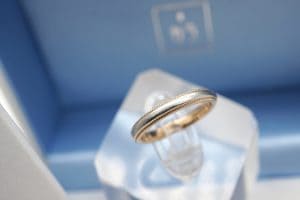 投稿記事「ガラジュエリーの結婚指輪を高価買取いたしました！」の商品画像