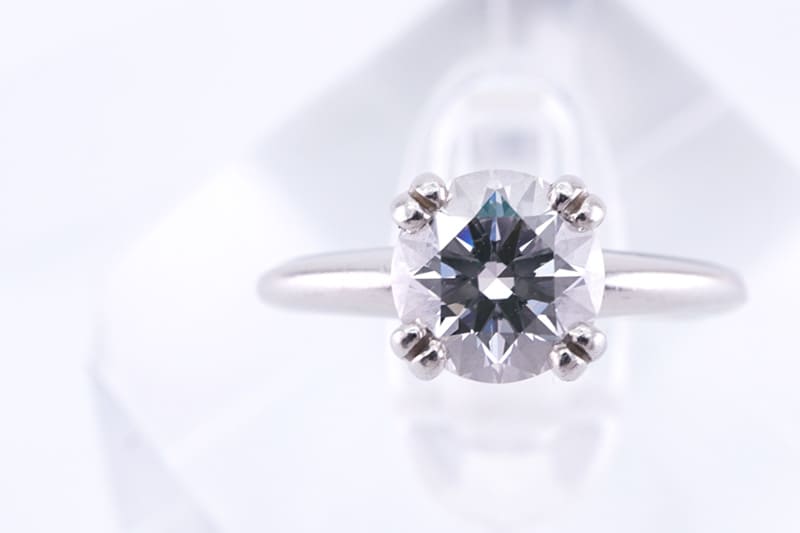 ダイヤモンドリング Pt950 立て爪 婚約指輪 エンゲージリング