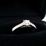 ノーブランドの婚約指輪を高価買取いたしました！