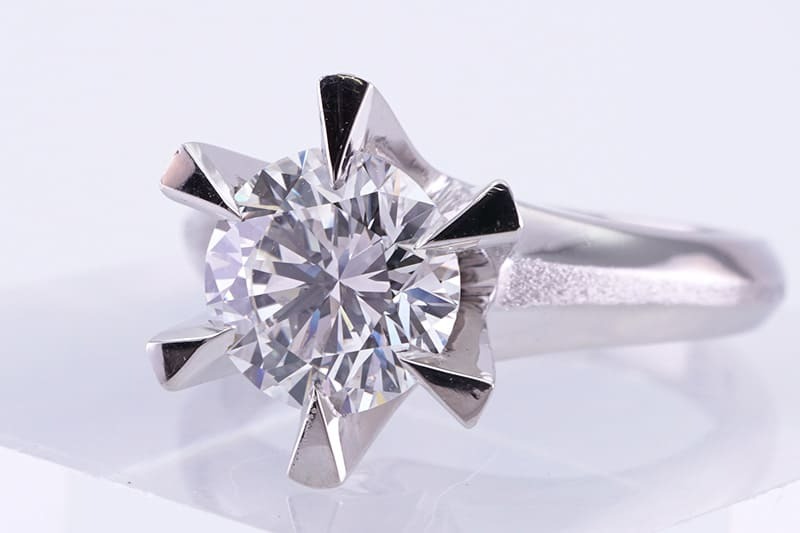 投稿記事「ダイヤリング 立爪 婚約指輪を高価買取いたしました！」の商品画像