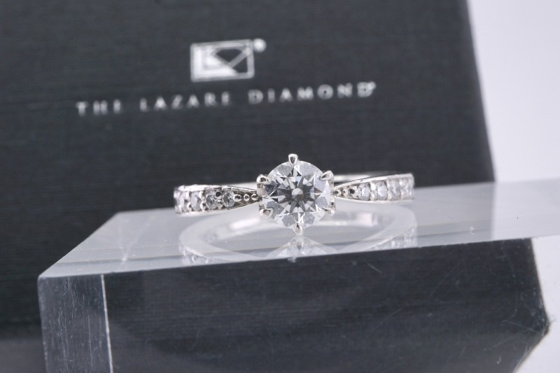 投稿記事「ラザールダイヤモンドの婚約指輪を高価買取いたしました！」の商品画像