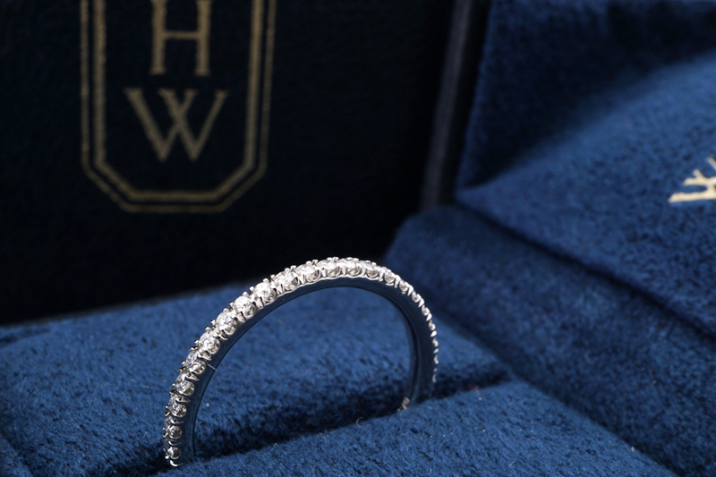 投稿記事「ハリーウィンストンのハーフエタニティリングダイヤリングを高価買取いたしました！」の商品画像