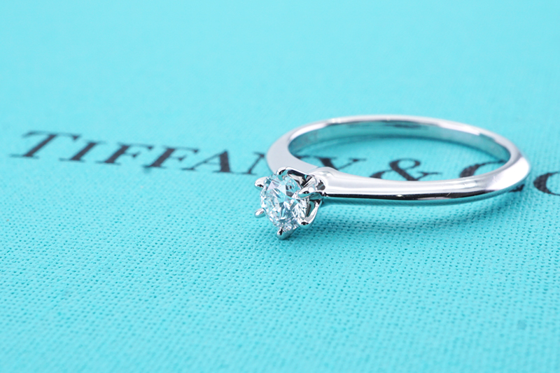 投稿記事「ティファニー、ソリテールダイヤリングの結婚指輪を高価買取いたしました！」の商品画像