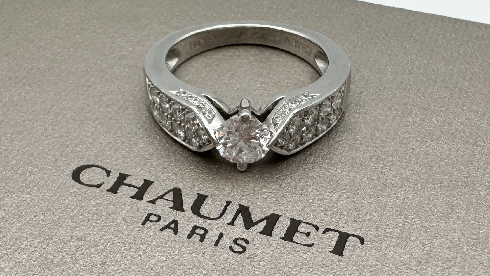 投稿記事「ショーメ プリュム ソリテール ダイヤリング を買取しました！」の商品画像