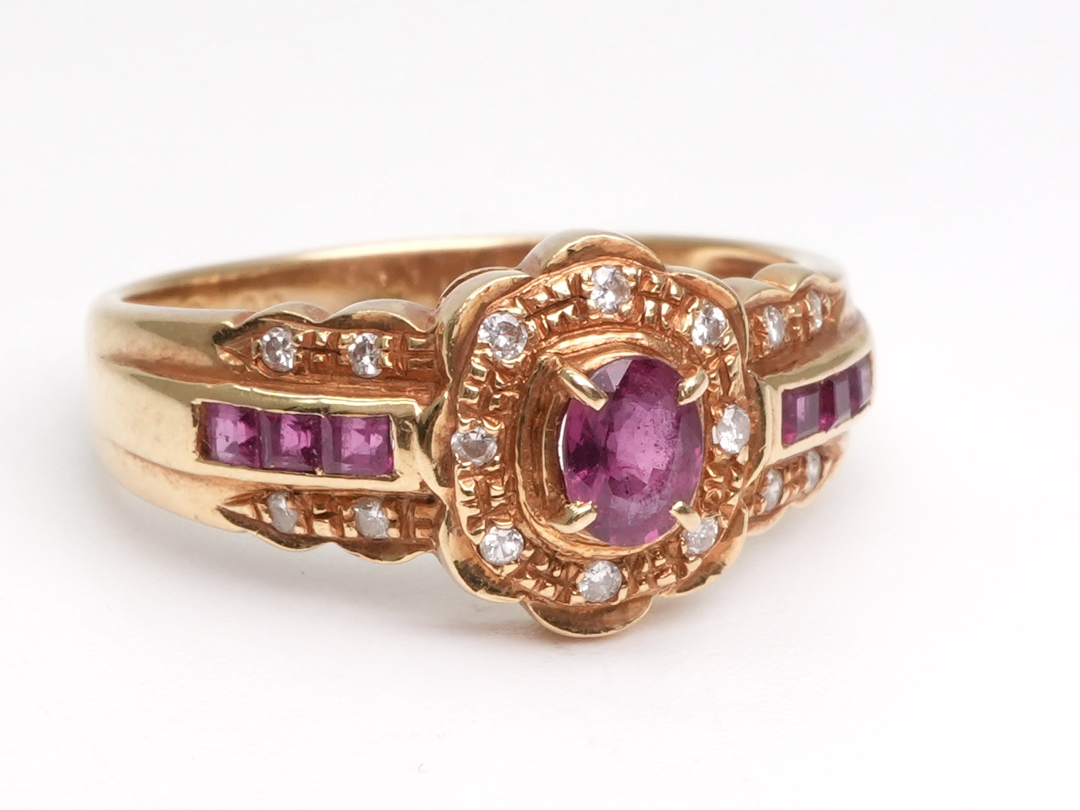 投稿記事「ルビー ダイヤ リング k18 R0.25ct 0.21ct D0.07ctを買取しました！」の商品画像