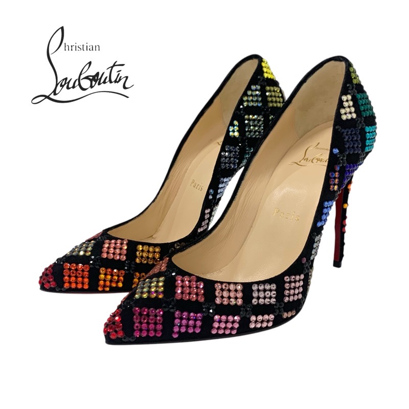 投稿記事「クリスチャンルブタン スワロフスキー スエード ラインストーン パンプス ブラック マルチカラーを買取しました！」の商品画像