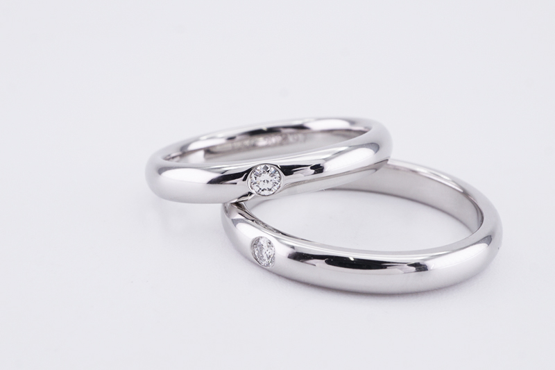 投稿記事「ハリーウィンストン ラウンドマリッジ ダイヤ リング ペアを買取しました！」の商品画像