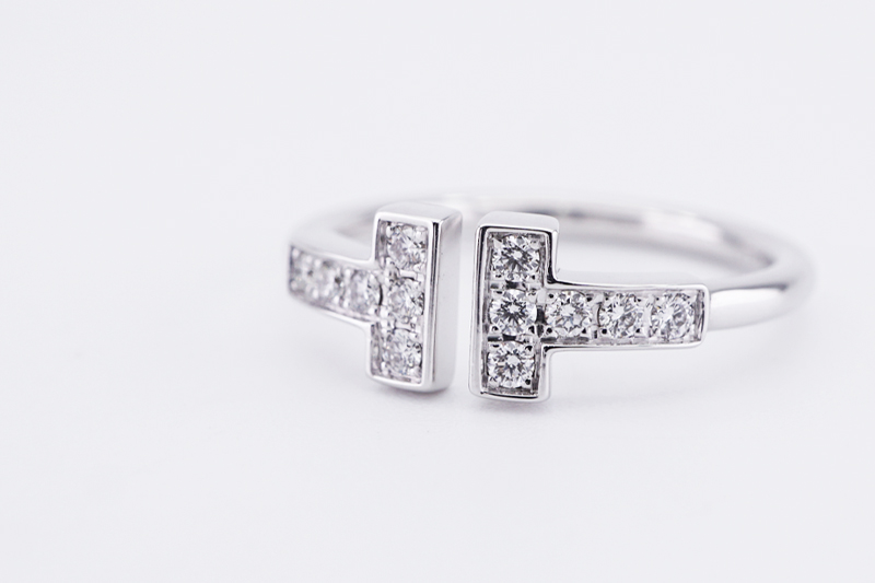 投稿記事「ティファニー Tワイヤー ダイヤリング を買取しました！」の商品画像