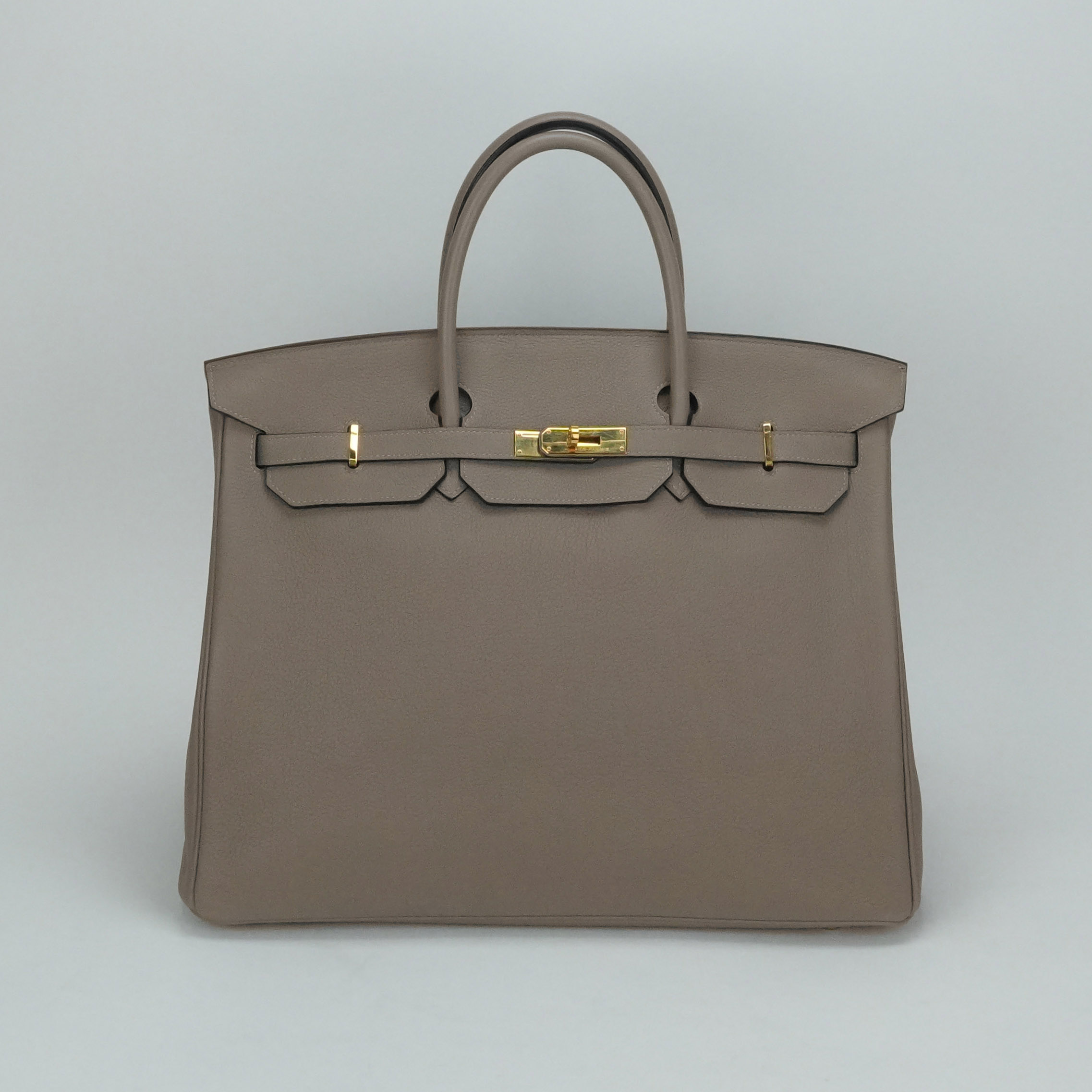 投稿記事「エルメス バーキン40 トゴ グリアスファルト ゴールド金具を買取しました！」の商品画像