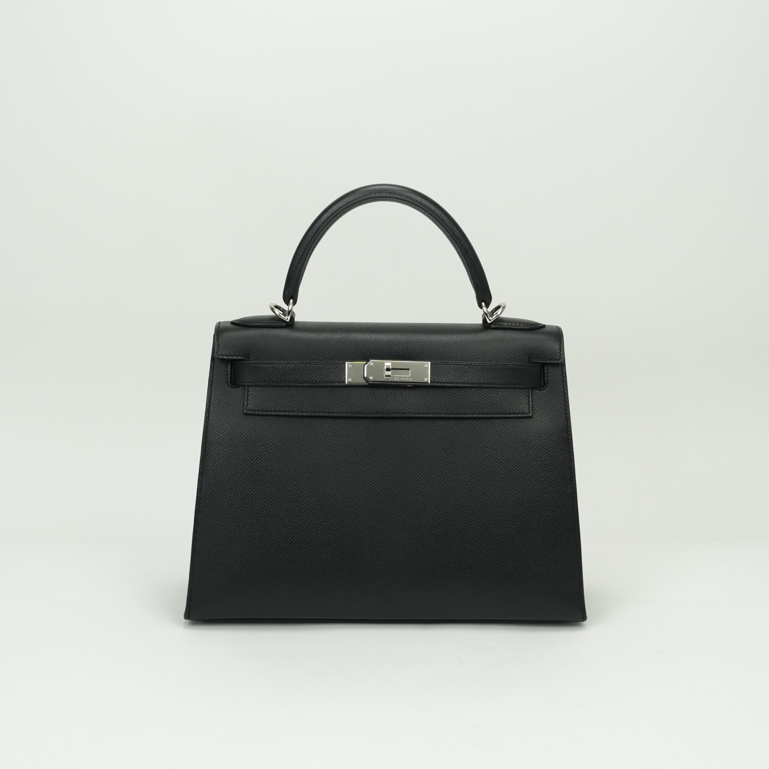 投稿記事「エルメス ケリー28 エプソン ブラック シルバー金具を買取しました！」の商品画像