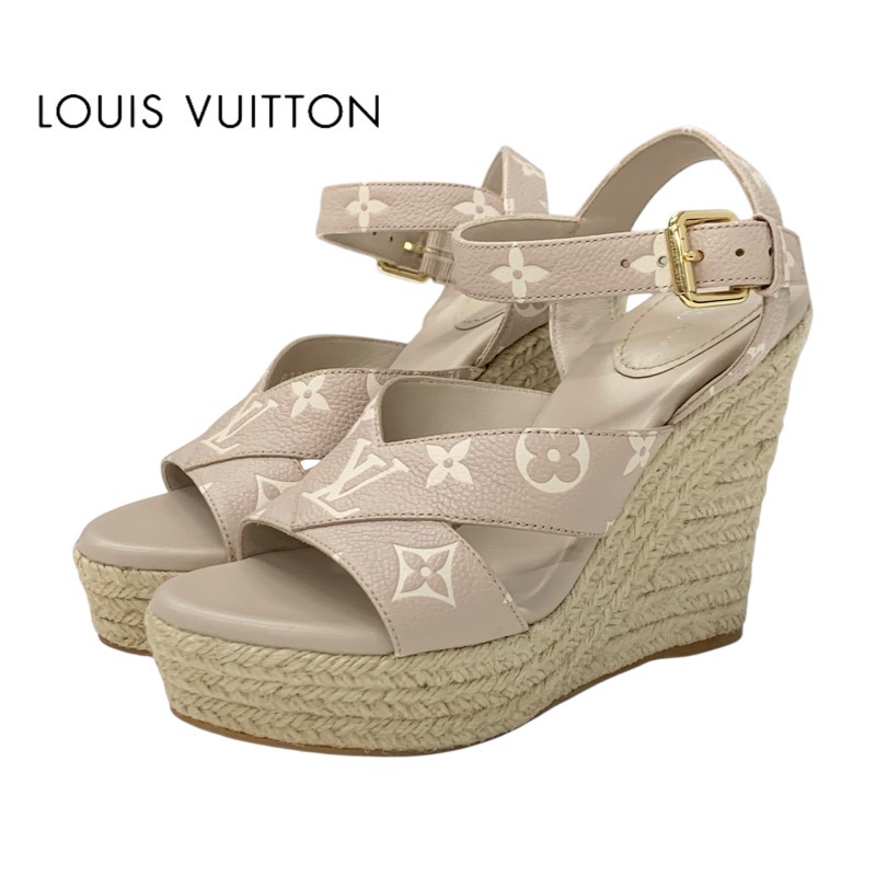 投稿記事「ルイヴィトン スターボードライン レザー モノグラム ウェッジソール サンダル ピンクベージュを買取しました！」の商品画像