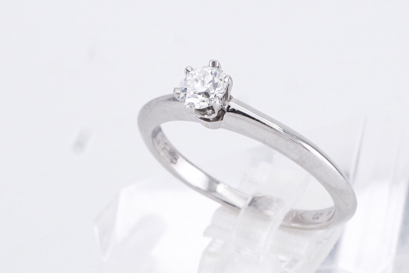 投稿記事「ティファニー ソリテール ダイヤリングを買取しました！」の商品画像