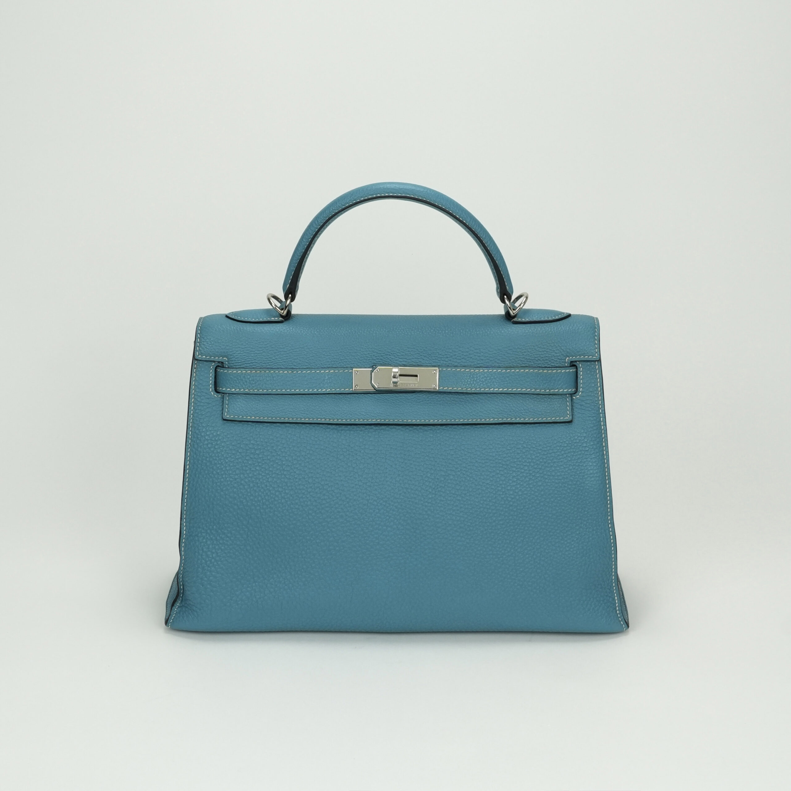 投稿記事「エルメス ケリー32 トゴ 外縫い ブルージーン シルバー金具を買取しました！」の商品画像