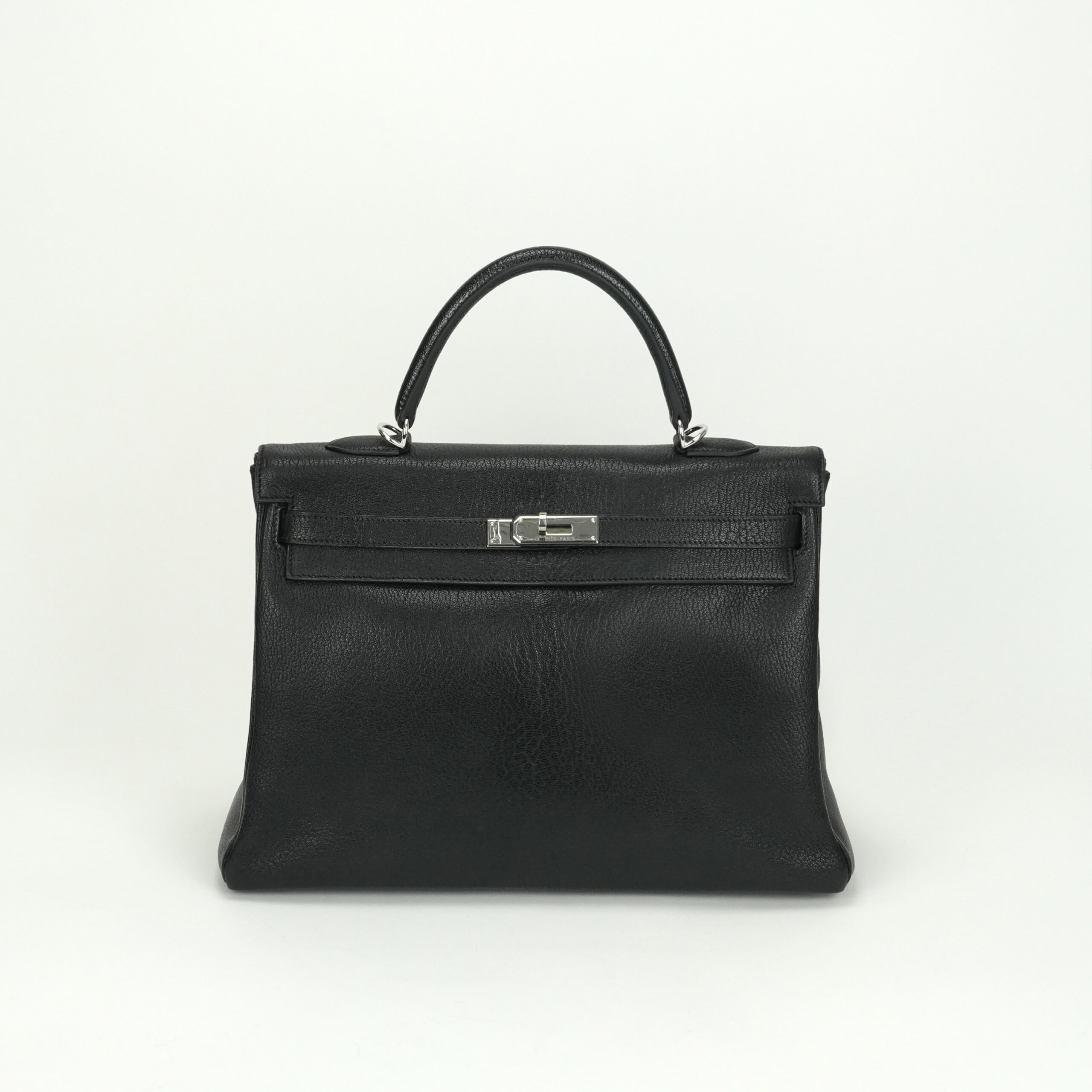 投稿記事「エルメス ケリー35 内縫い シェーブルコロマンデル ブラック シルバー金具を買取しました！」の商品画像