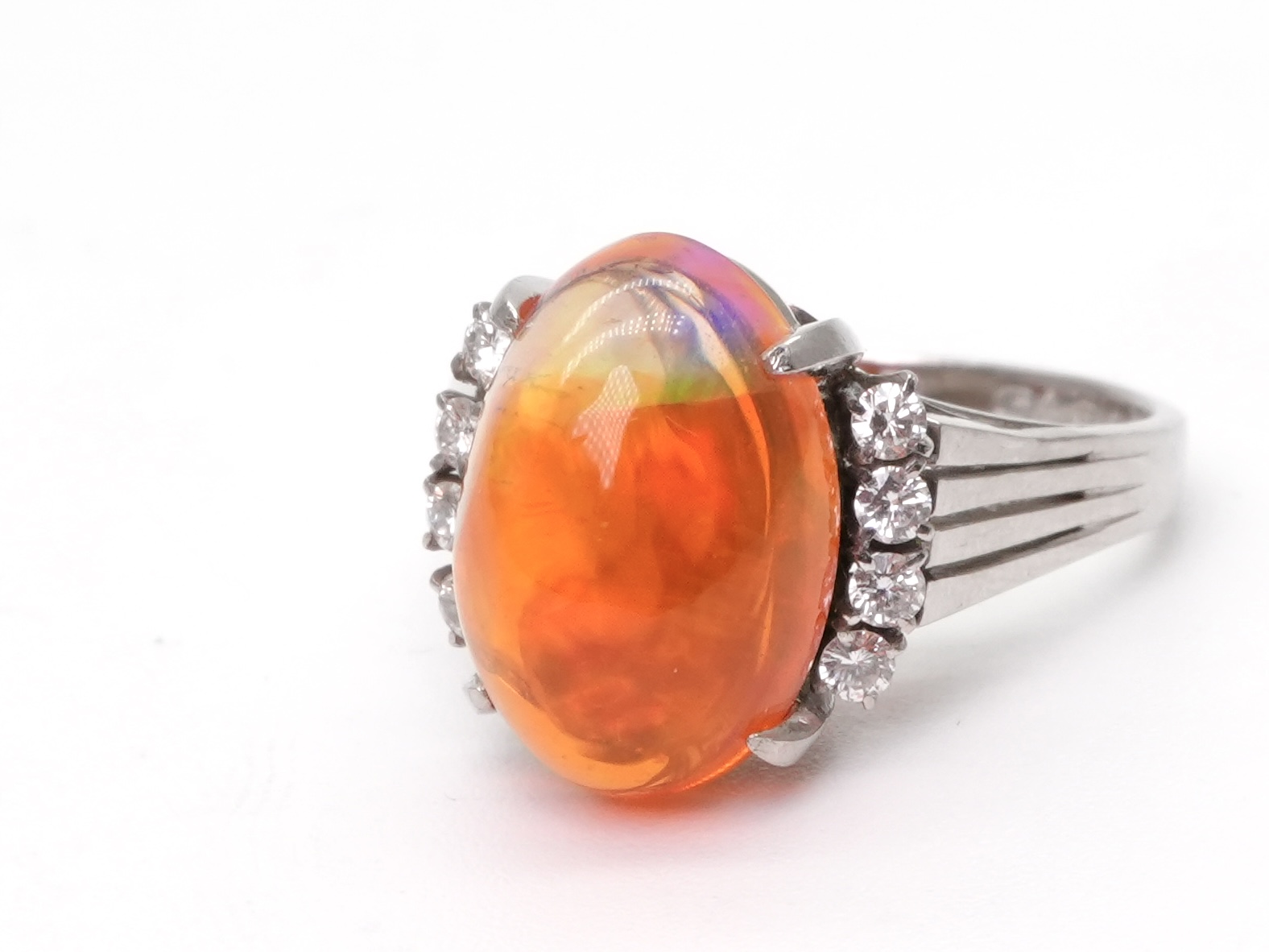 投稿記事「ファイアオパール ダイヤ リング pm900を買取しました！」の商品画像