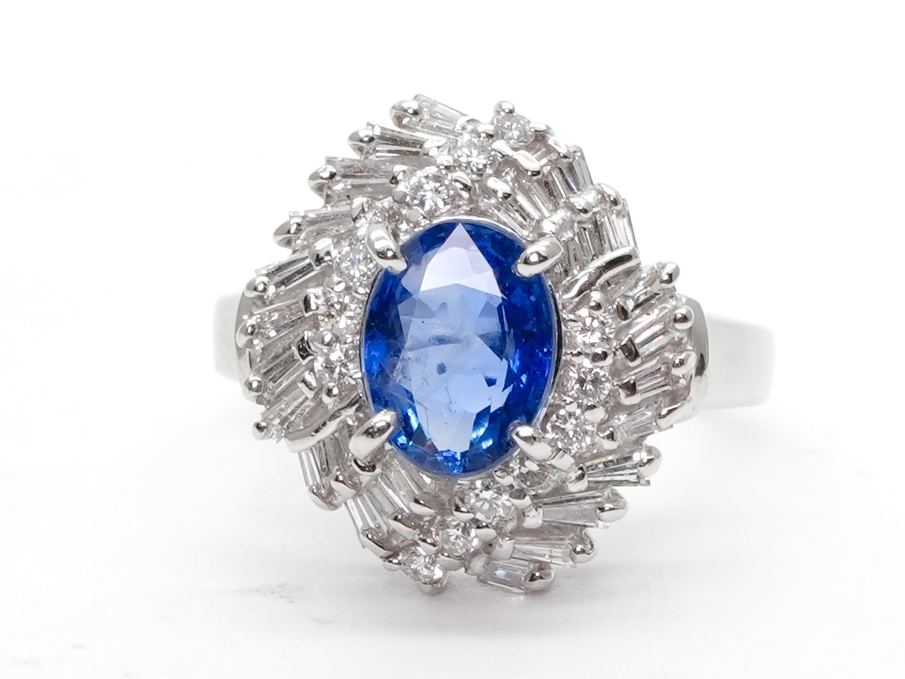 投稿記事「サファイア ダイヤ リング pt900 2.185ct 0.77ctを買取しました！」の商品画像