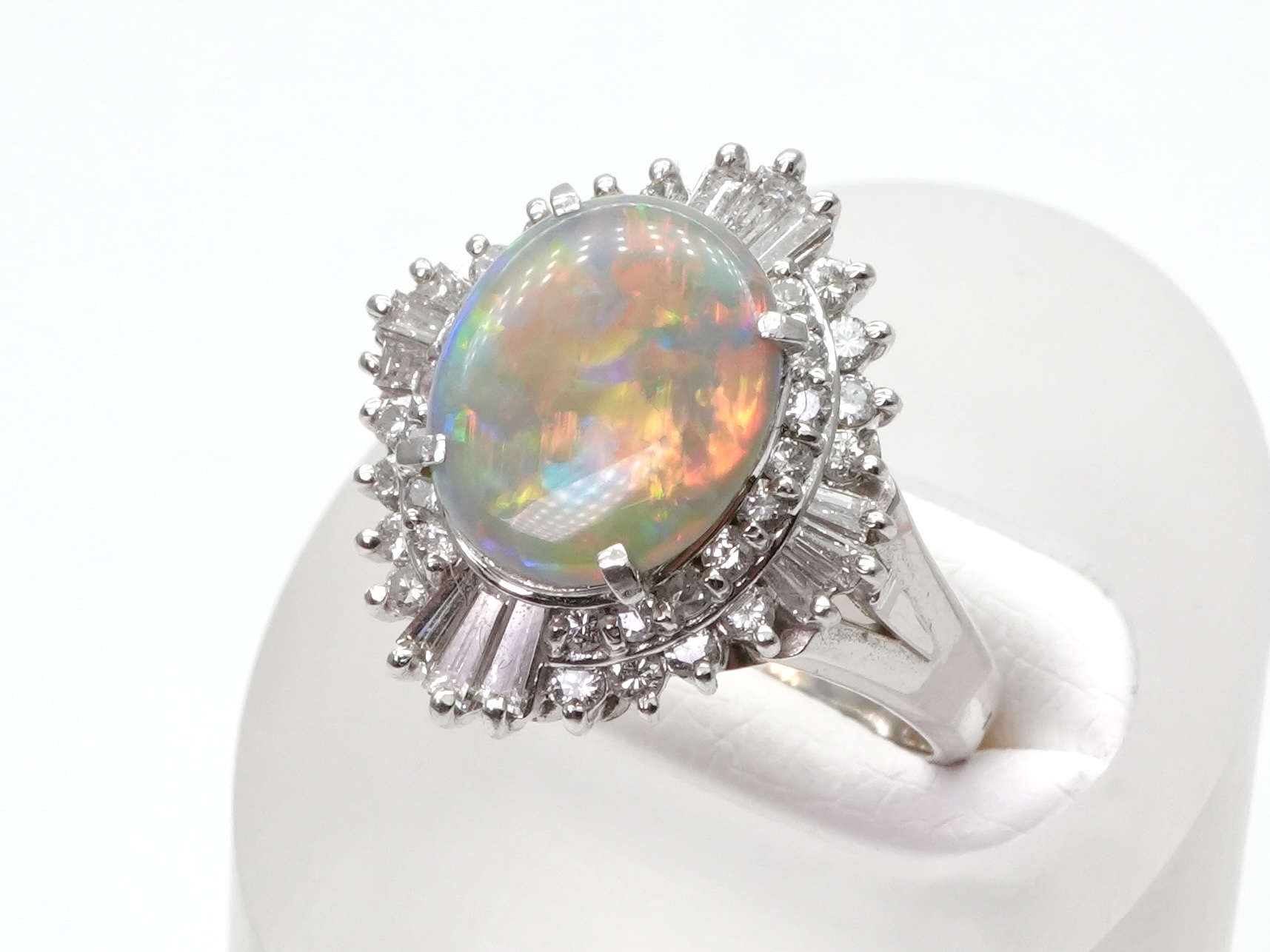 投稿記事「ブラックオパール ダイヤ リング pt900 2.16ct 0.851ctを買取しました！」の商品画像