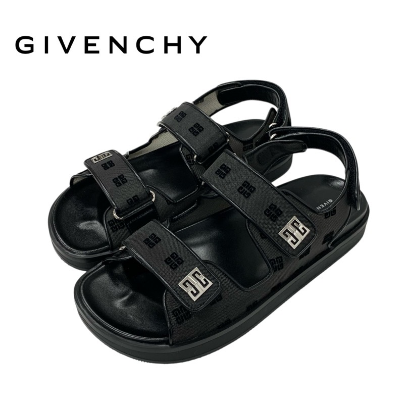 投稿記事「ジバンシィ 4G メッシュ ロゴ ベルクロ ストラップ フラットサンダル ブラックを買取しました！」の商品画像