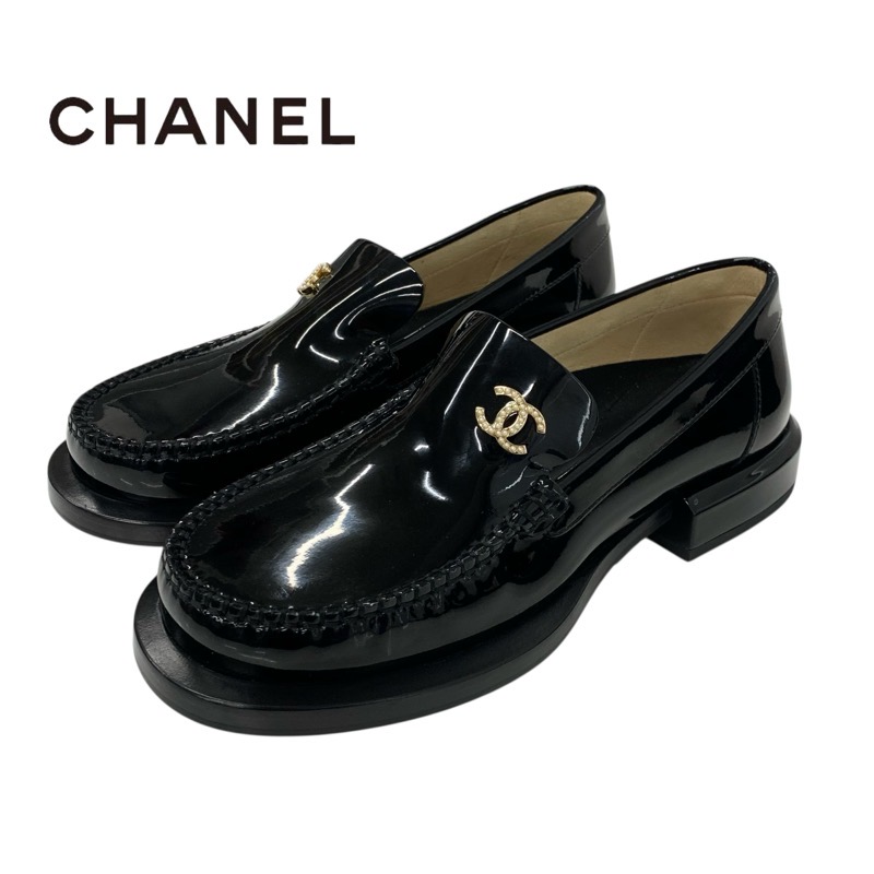 投稿記事「シャネル ココマーク パテント ローファー パール ブラックを買取しました！」の商品画像