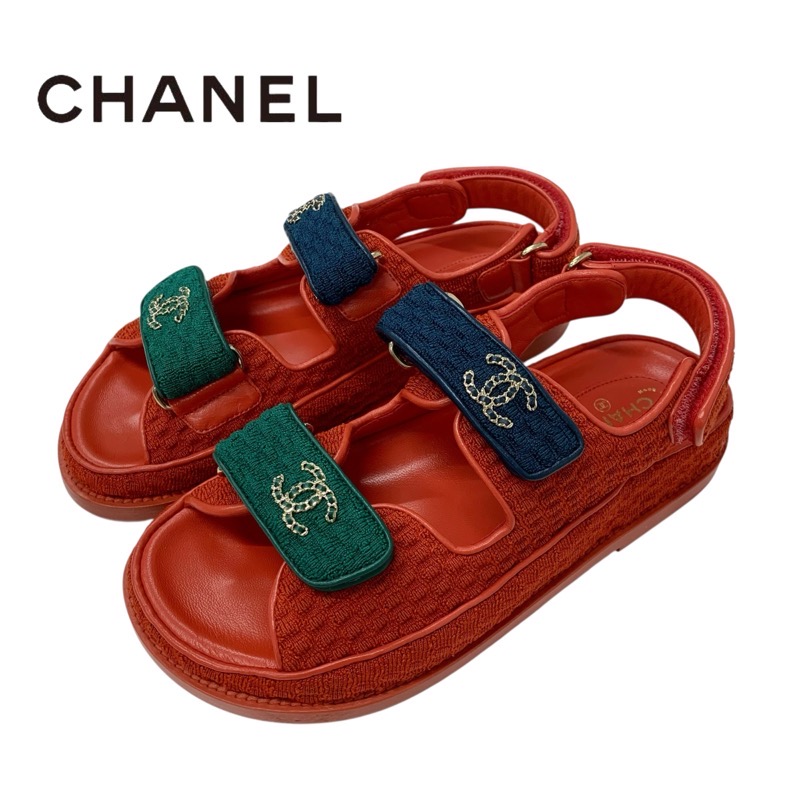 投稿記事「シャネル ファブリック ココマーク チェーン ストラップ ベルクロ フラットサンダル レッドを買取しました！」の商品画像