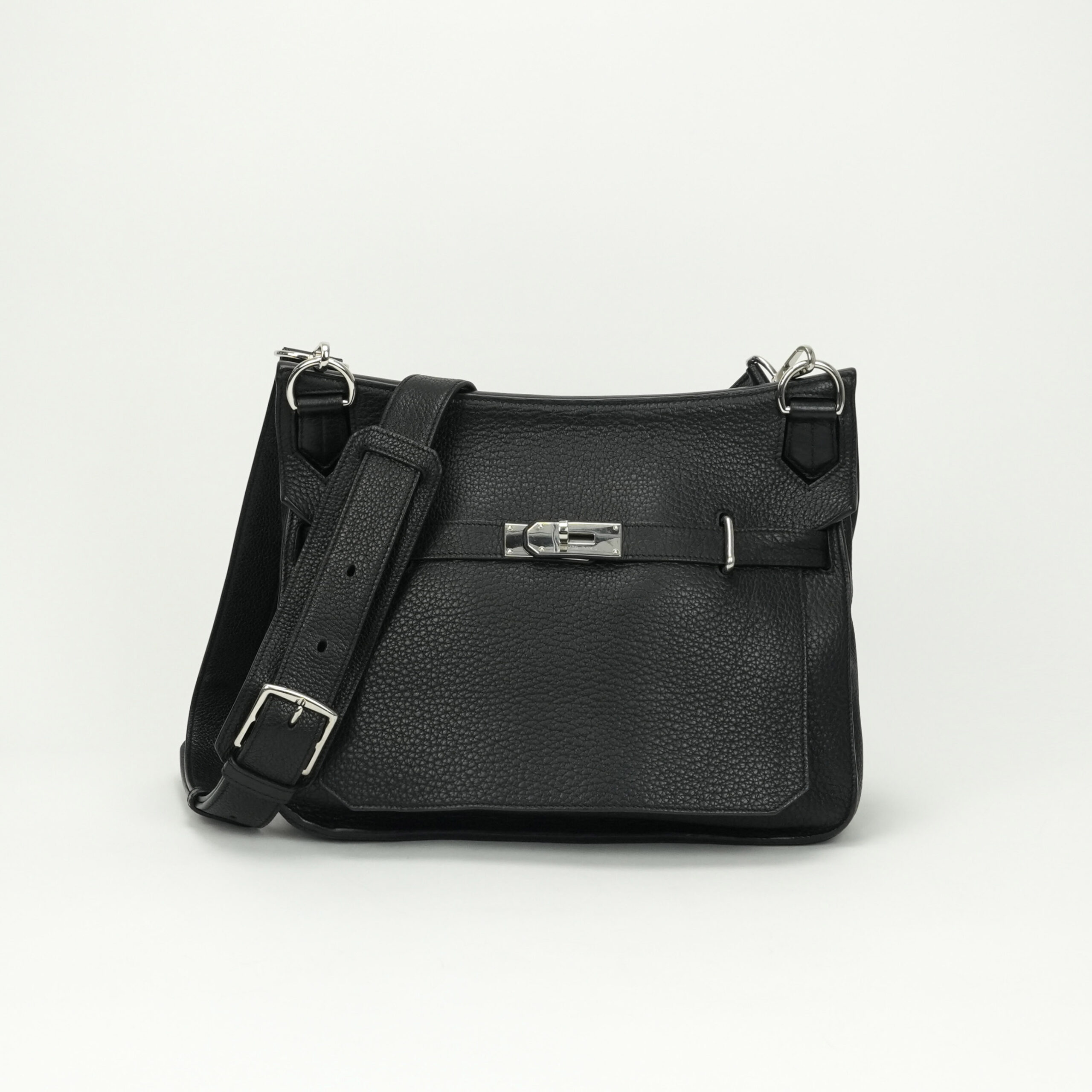 投稿記事「エルメス ジプシエール34 トリヨンクレマンス ブラック シルバー金具を買取しました！」の商品画像