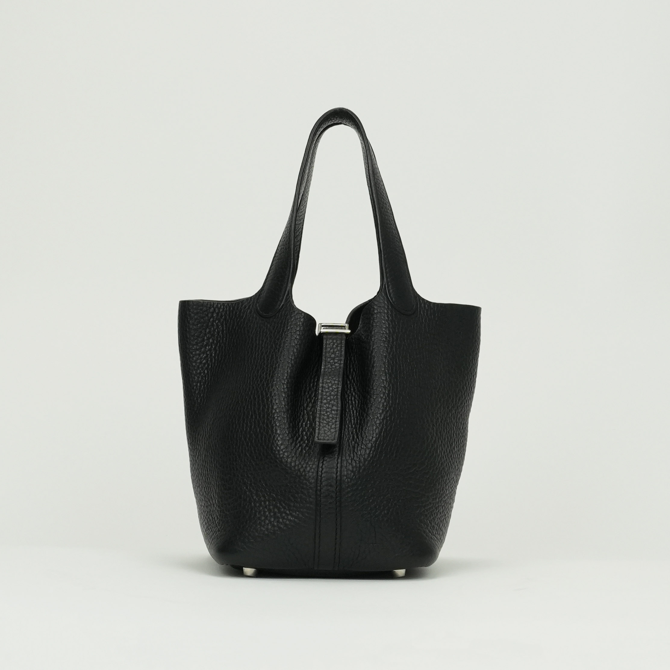 投稿記事「エルメス ピコタンPM トリヨンクレマンス ブラック シルバー金具を買取しました！」の商品画像