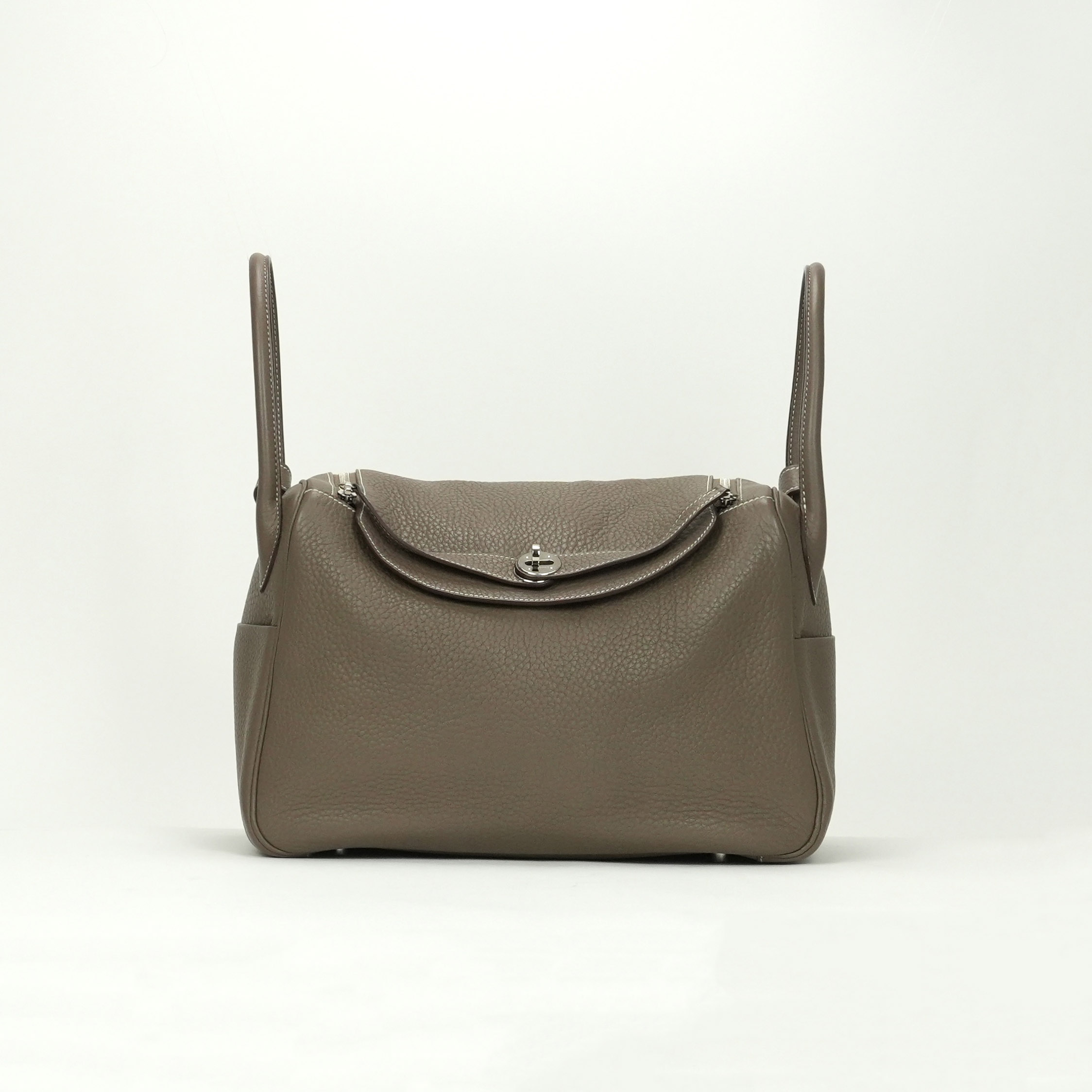 投稿記事「エルメス リンディ34 トリヨンクレマンス エトゥープ シルバー金具を買取しました！」の商品画像