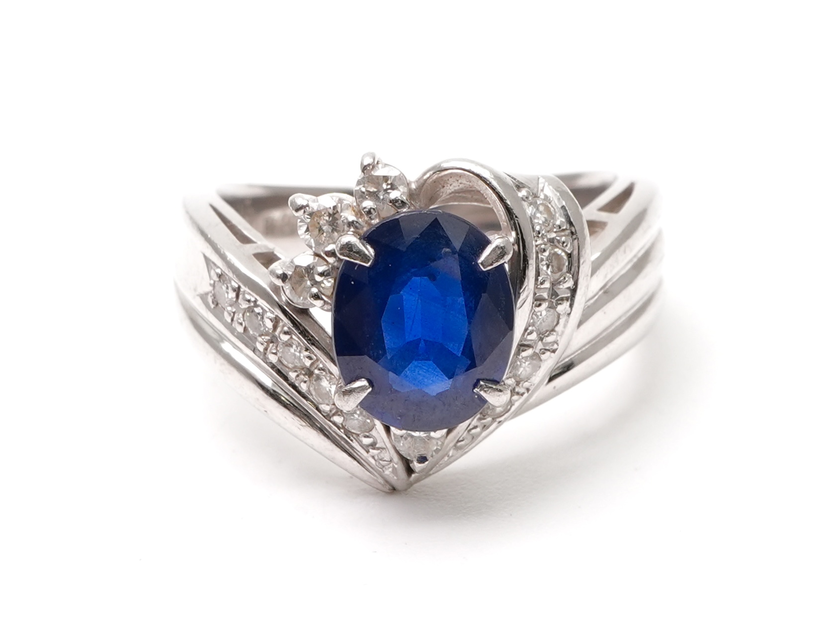 投稿記事「サファイア ダイヤ リング Pt900 2.153ct D0.26ctを買取しました！」の商品画像