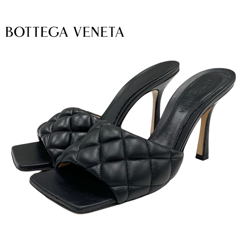 投稿記事「ボッテガヴェネタ パデッド レザー イントレチャート サンダル ブラックを買取しました！」の商品画像