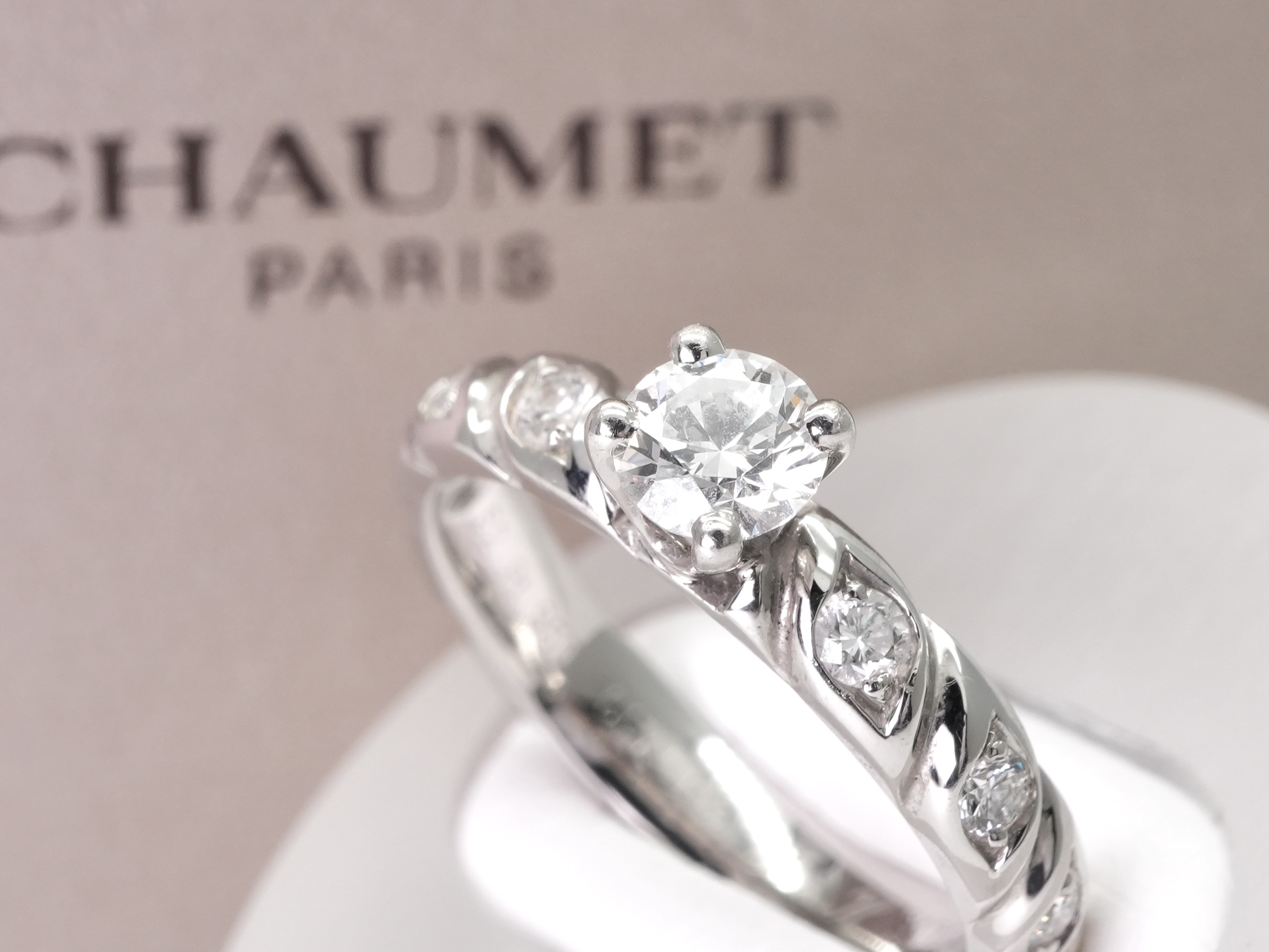 投稿記事「ショーメ トルサード ダイヤリング を買取しました！」の商品画像