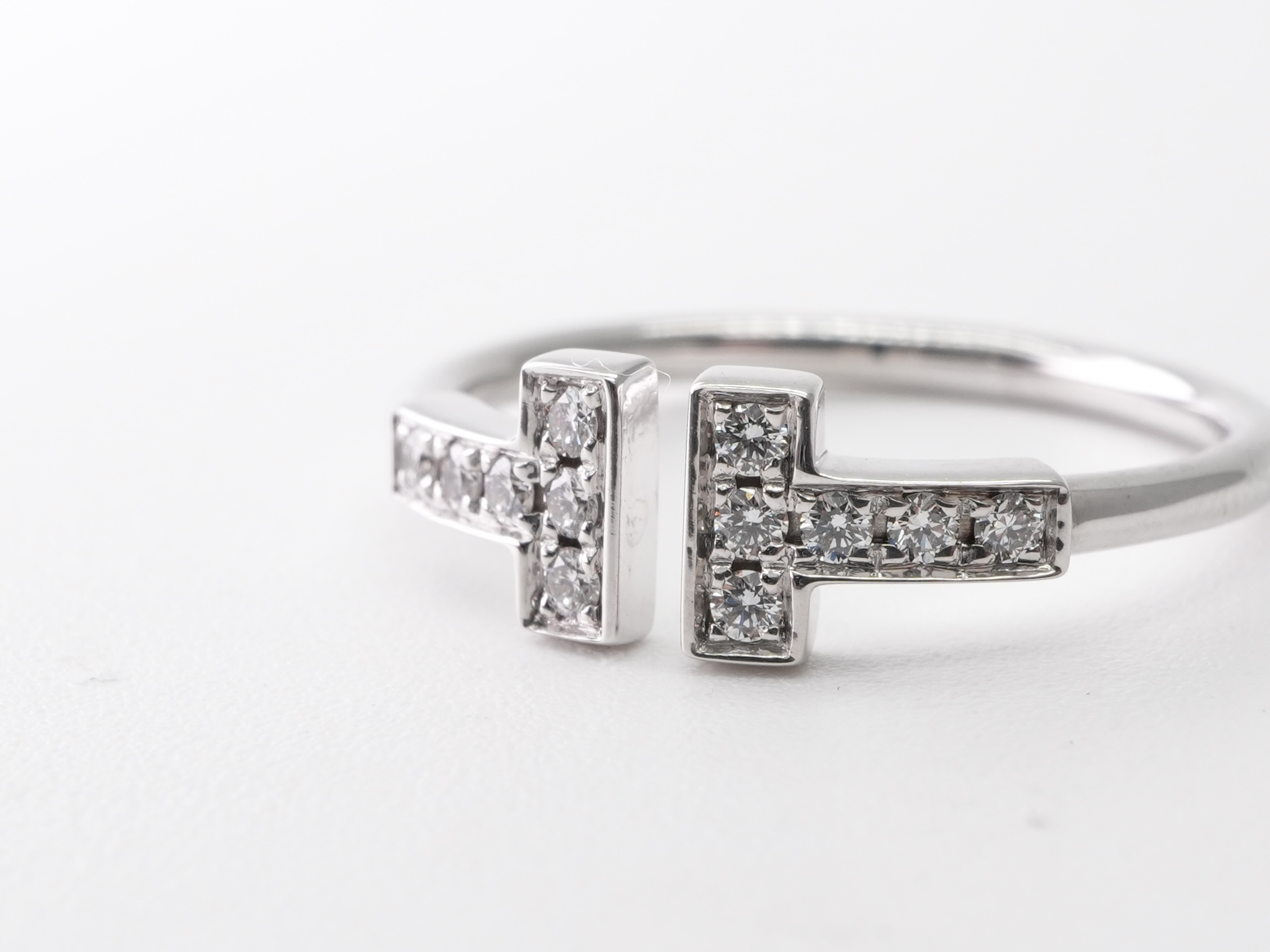 投稿記事「ティファニー Tワイヤー ダイヤリング を買取しました！」の商品画像