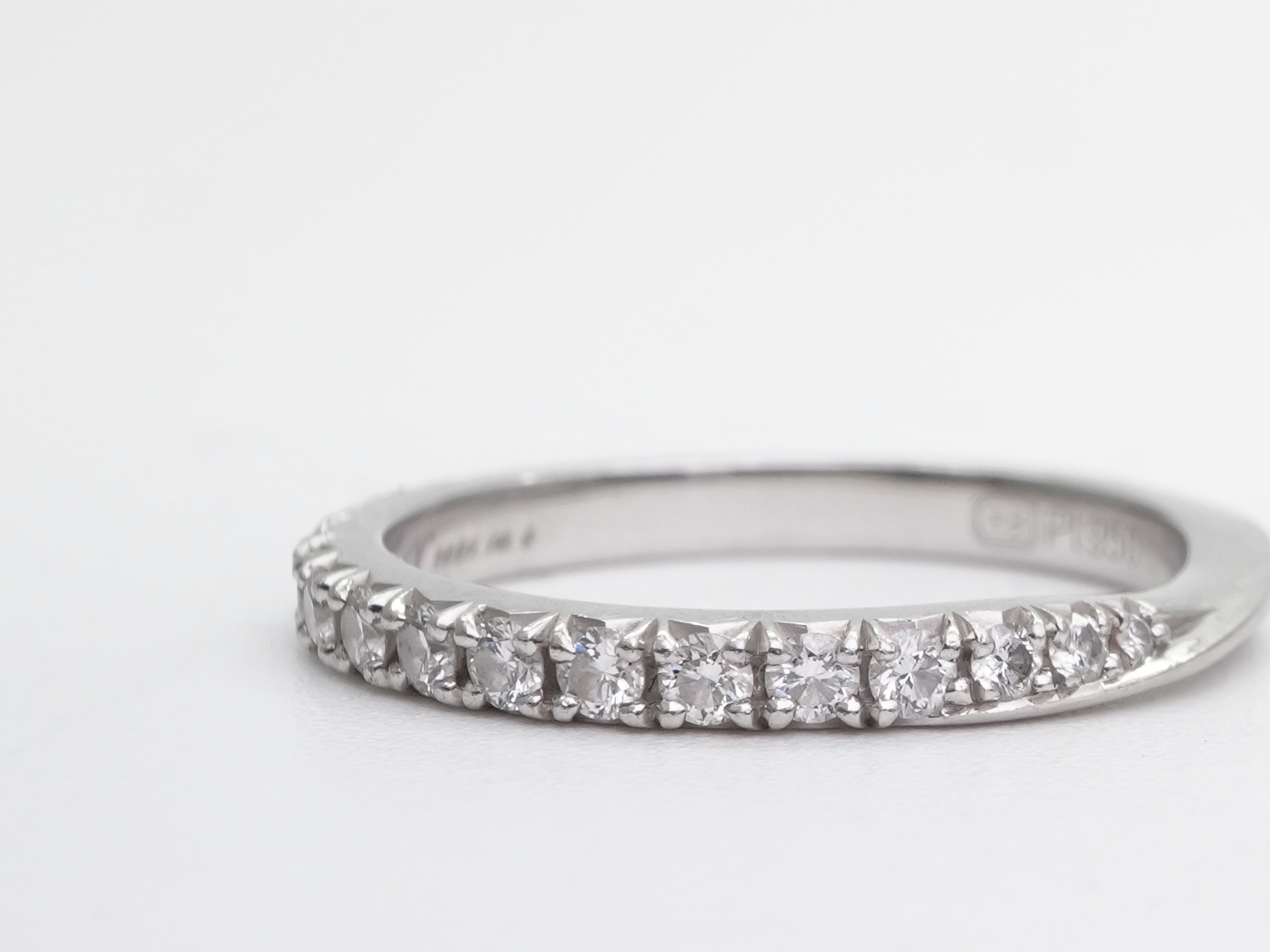 投稿記事「ハリーウィンストン ブリリアントラブ バンドリング を買取しました！」の商品画像