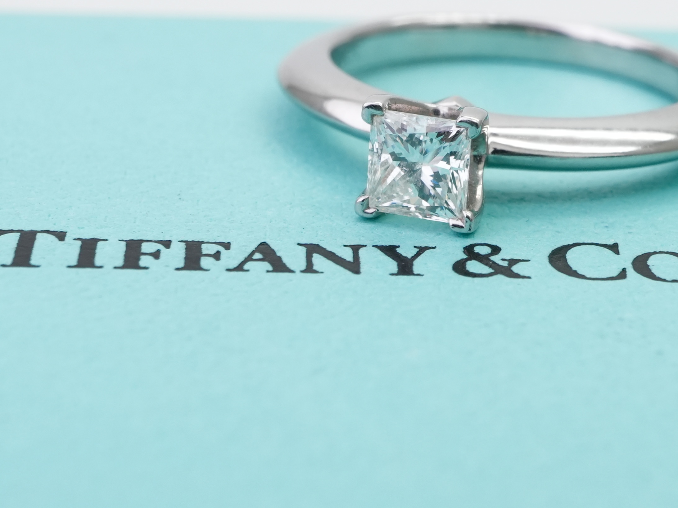 投稿記事「ティファニー ソリテール スクエアダイヤリング を買取しました！」の商品画像