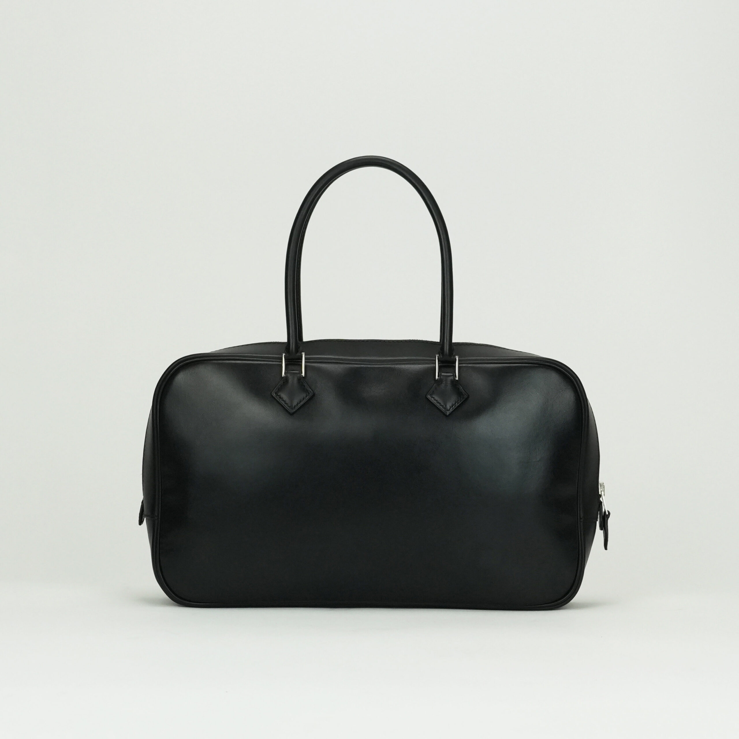 投稿記事「エルメス プリュムエラン28 ボックスカーフ ブラック シルバー金具を買取しました！」の商品画像