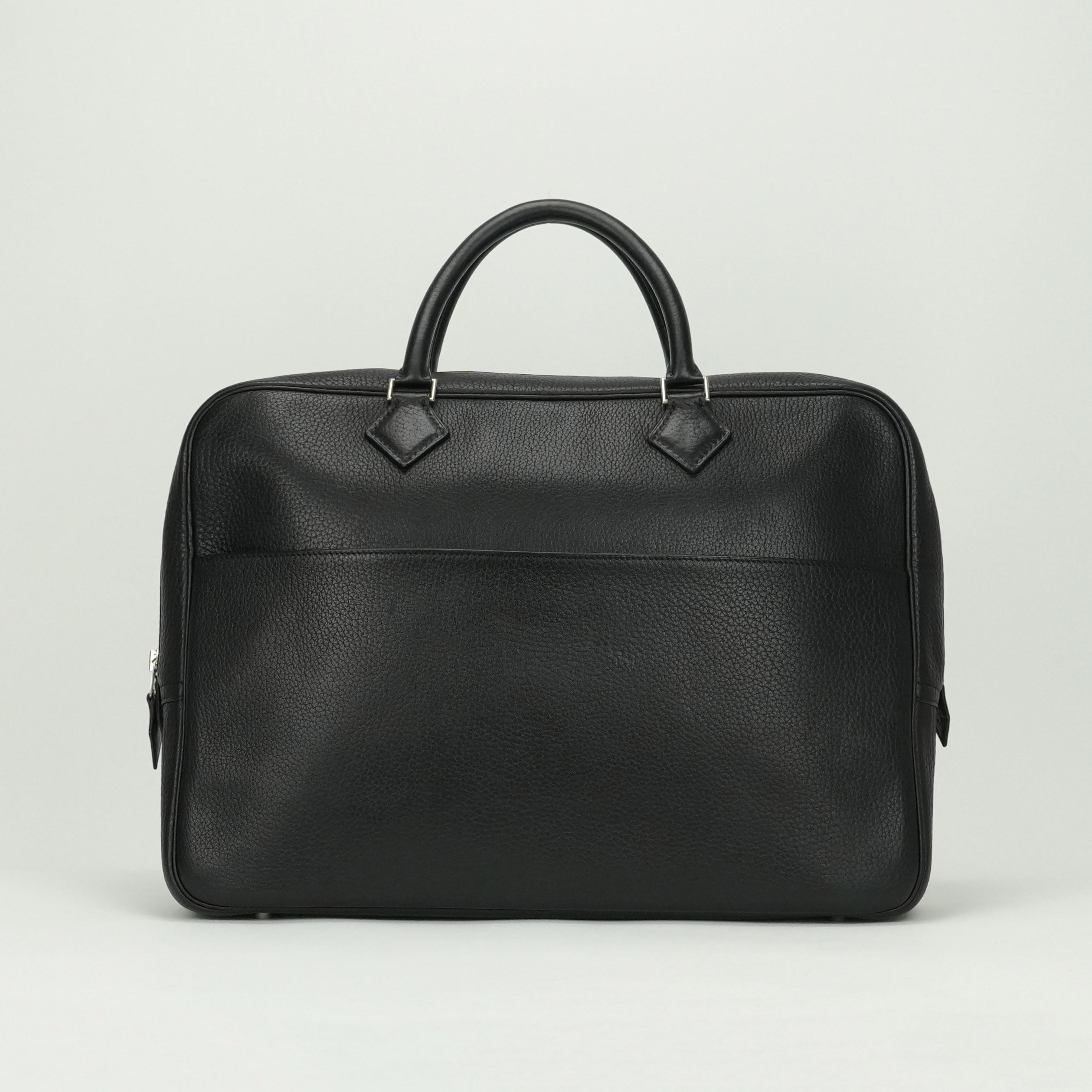 投稿記事「エルメス プリュムドッグ38 トゴ ブラック シルバー金具を買取しました！」の商品画像