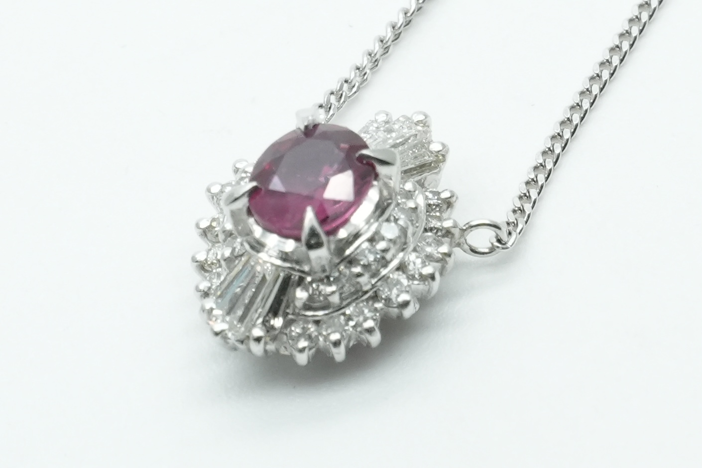 投稿記事「ルビー ダイヤ ネックレス Pt900/Pt850 0.58ct D0.37ctを買取しました！」の商品画像