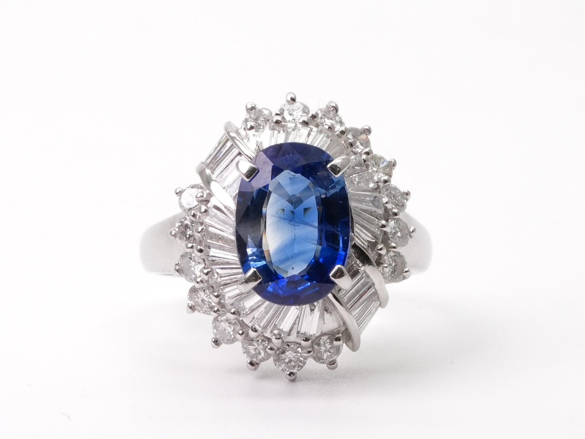 投稿記事「サファイア ダイヤリング Pt900 2.26ct 1.1ctを買取しました！」の商品画像