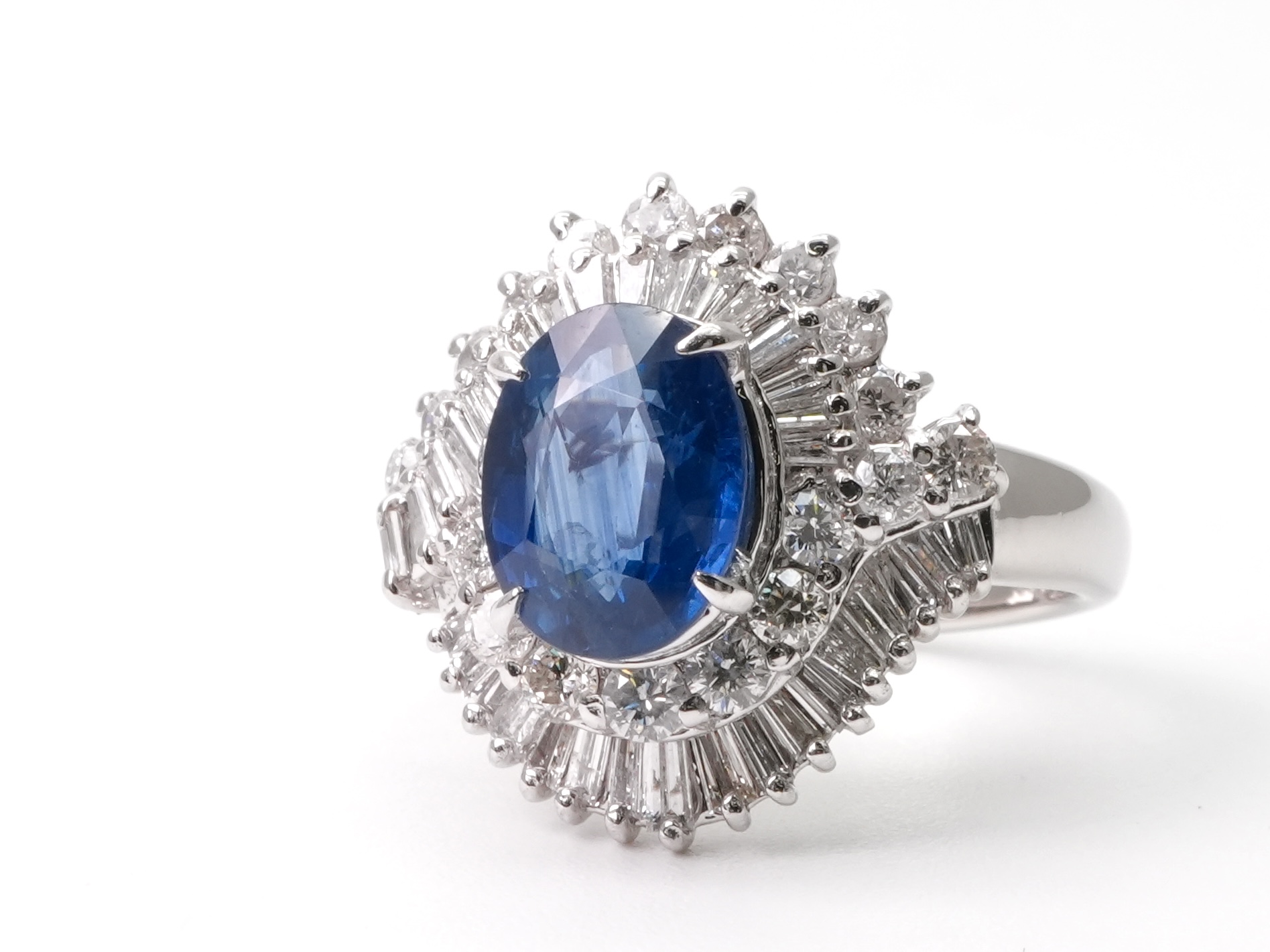 投稿記事「サファイア ダイヤリング Pt900 2.53ct 1.2ctを買取しました！」の商品画像