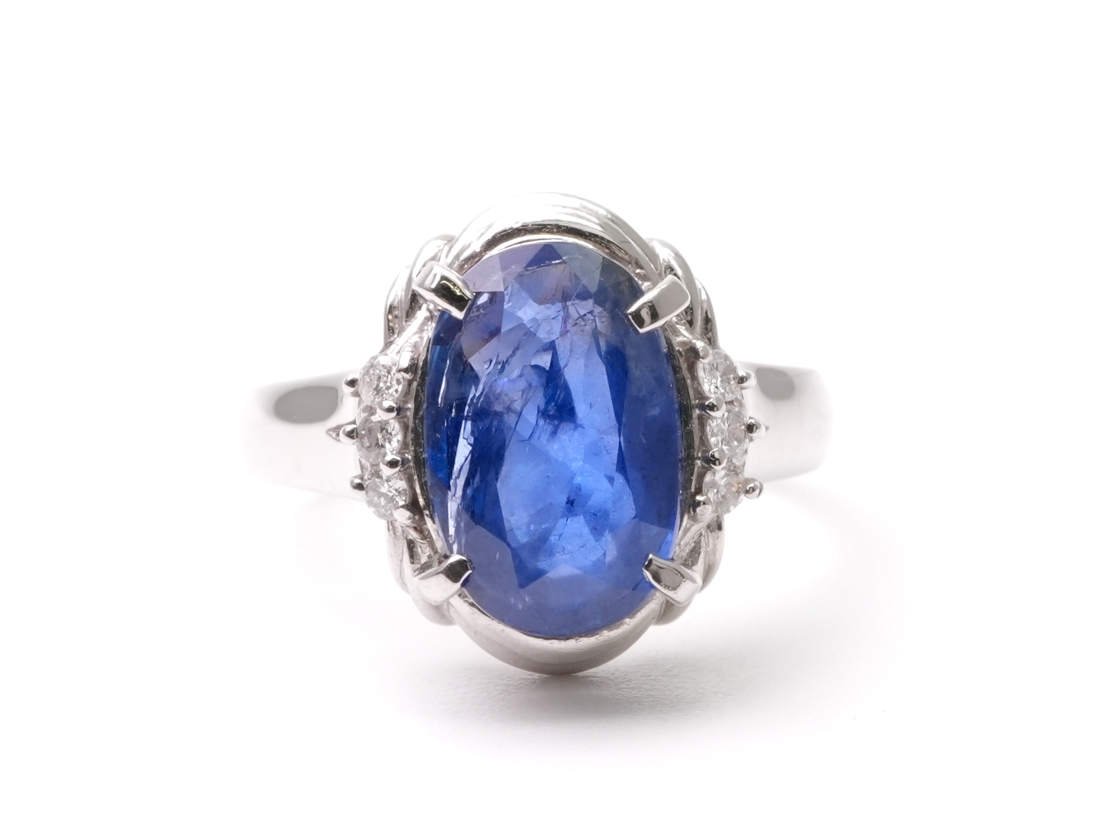 投稿記事「非加熱サファイア ダイヤリング Pt900 2.411ct 0.08ct を買取しました！」の商品画像