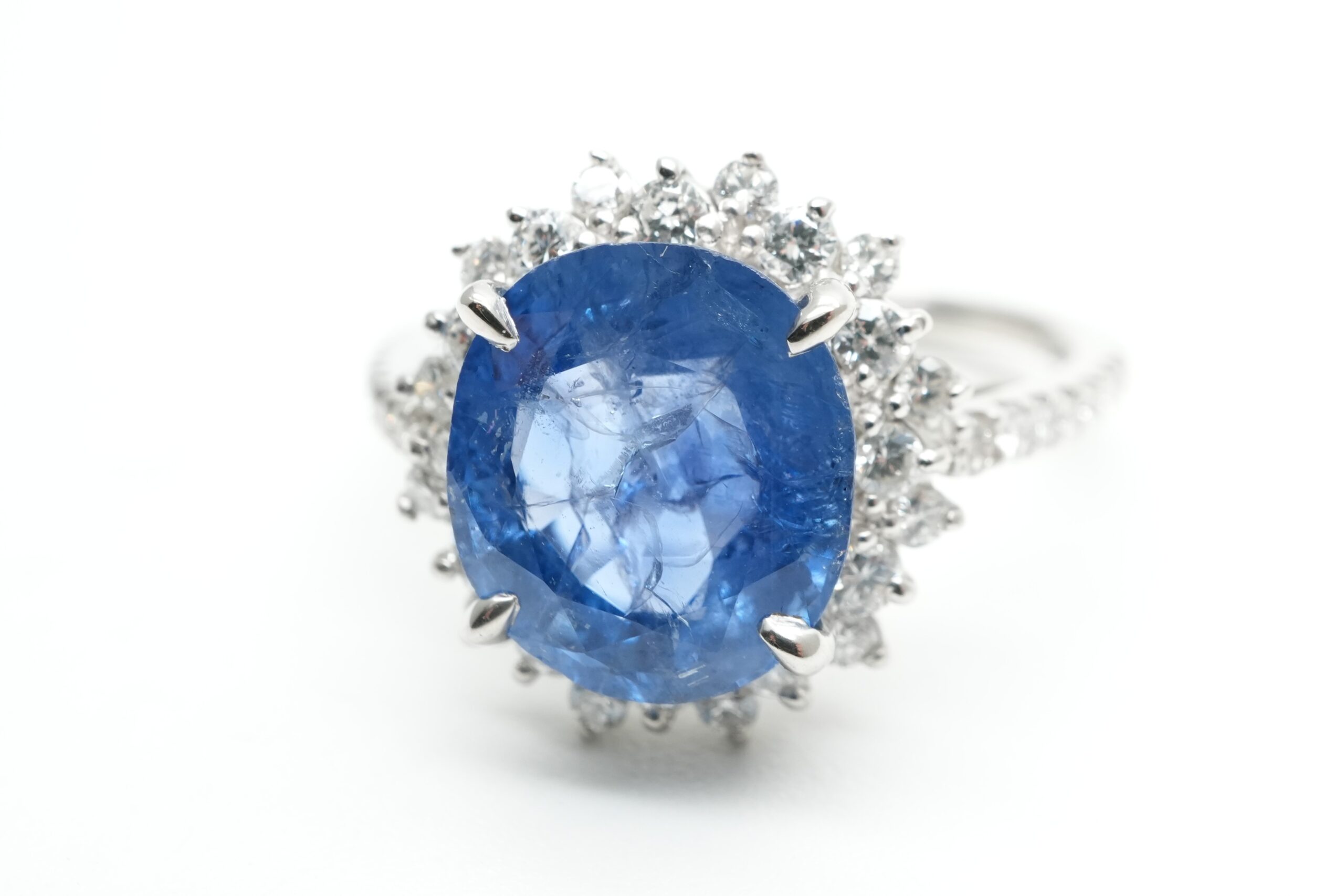 投稿記事「サファイヤ ダイヤ リング Pt900 3.59ct D0.65ctを買取しました！」の商品画像