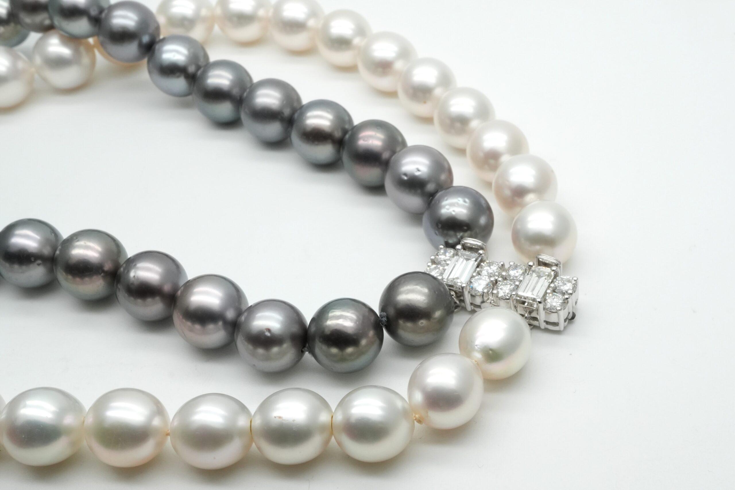 投稿記事「ハリーウィンストン パール ダイヤ ネックレス Pt950を買取しました！」の商品画像