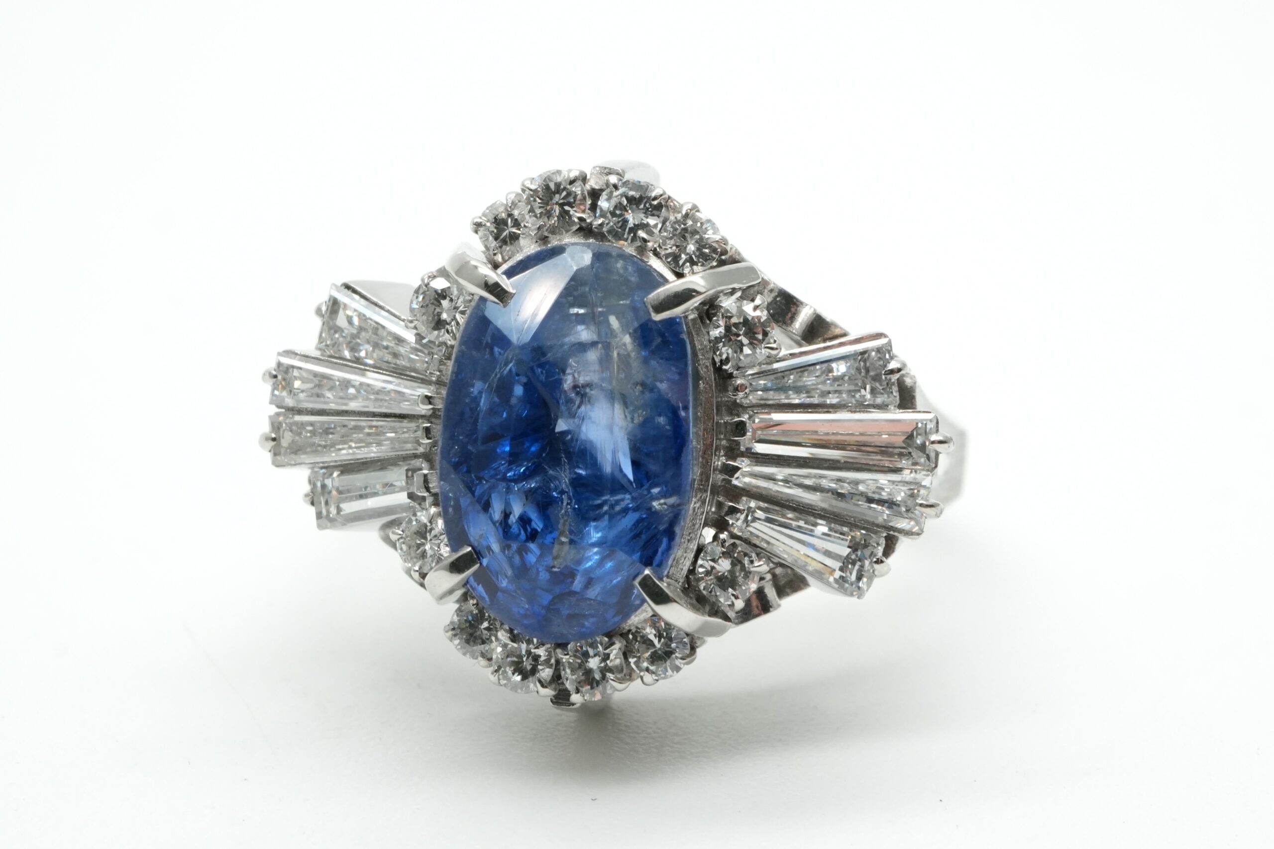 投稿記事「非加熱 サファイヤ ダイヤ リング Pm900 4.849ct D0.93ctを買取しました！」の商品画像