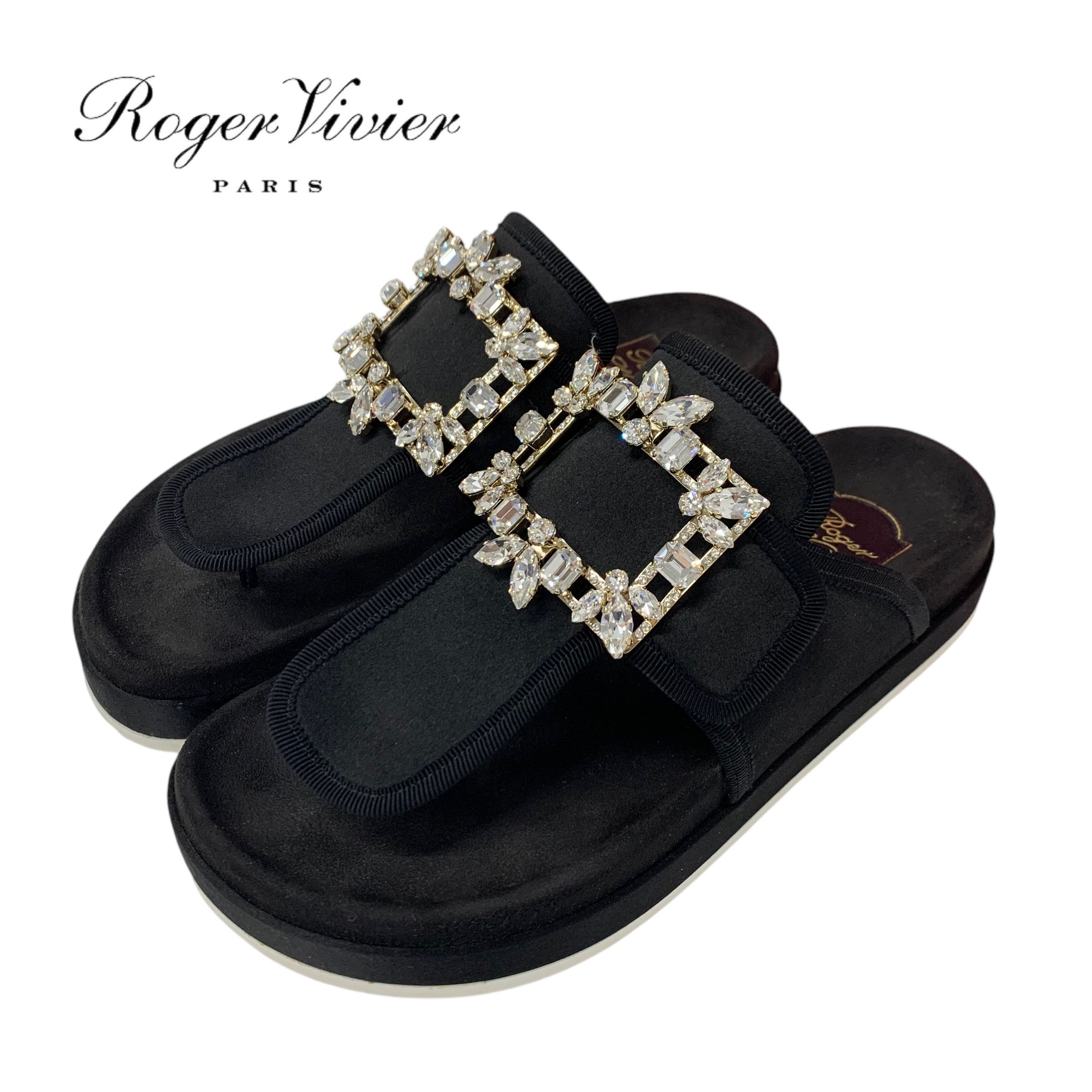 投稿記事「ロジェヴィヴィエ サテン ストラスバックル ビジュー サンダル ブラックを買取しました！」の商品画像