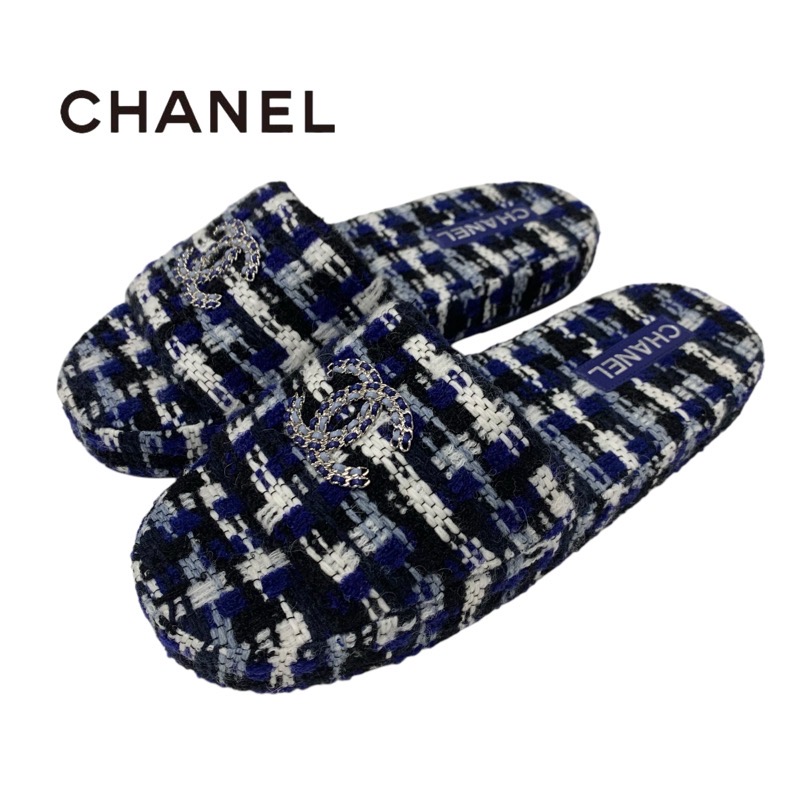 投稿記事「シャネル ツイード ココマーク サンダル メンズ ブルー系を買取しました！」の商品画像