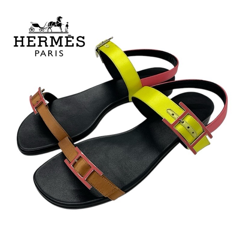 投稿記事「エルメス サテン アピバックル サンダル マルチカラーを買取しました！」の商品画像