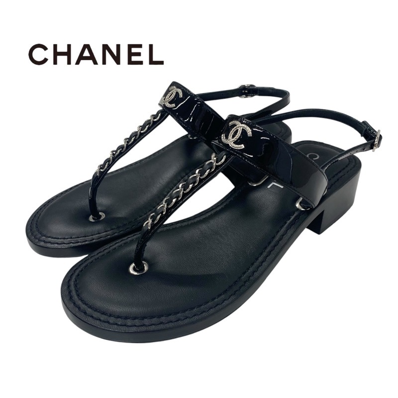 投稿記事「シャネル パテント レザー ココマーク トングサンダル チェーン ストラップ ブラックを買取しました！」の商品画像